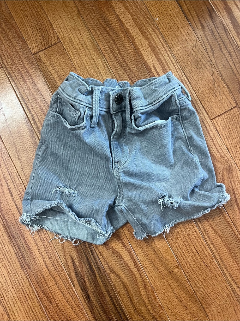 NWOT Old Navy Faded Blue Frayed Hem Kids Denim Shorts(d)